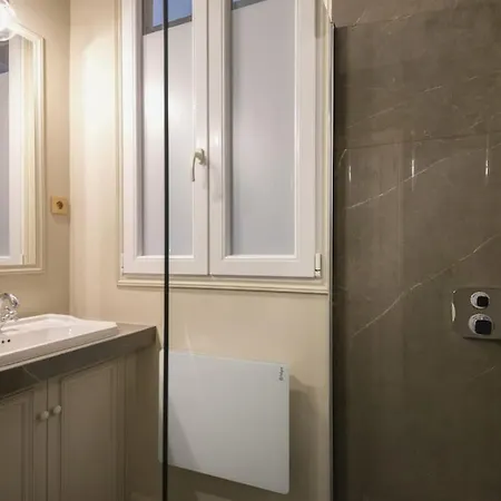 Modern And Cosy Flat In The Heart Of Notre Dame * Párizs